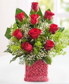 Cam içerisinde 9 adet kırmızı gül  14 şubat sevgililer günü çiçek 