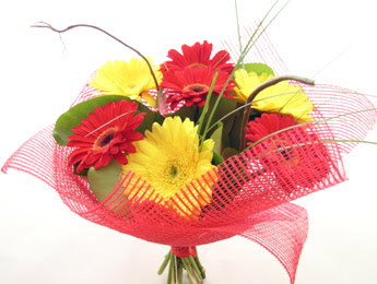 9 adet gerbera çiçeklerinden buket  Kocaeli internetten çiçek siparişi 